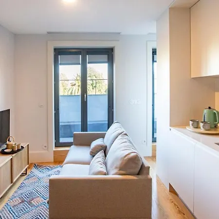 Stylish W/ Ac & Balcony By Lovelystay * Порту