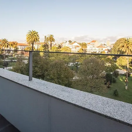 Stylish W/ Ac & Balcony By Lovelystay Oporto