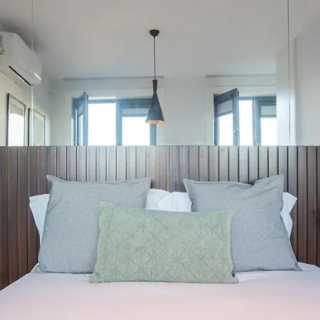 Stylish W/ Ac & Balcony By Lovelystay Апартаменты Порту