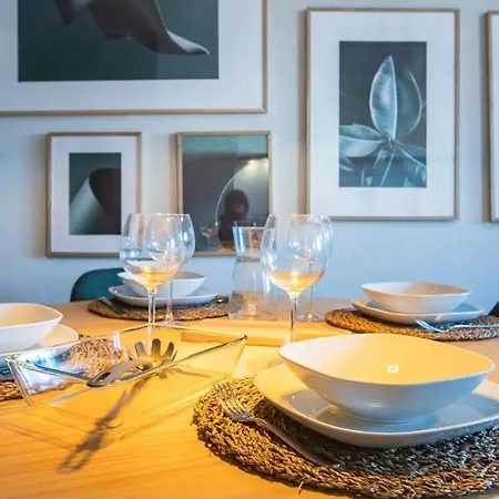 Stylish W/ Ac & Balcony By Lovelystay Appartement