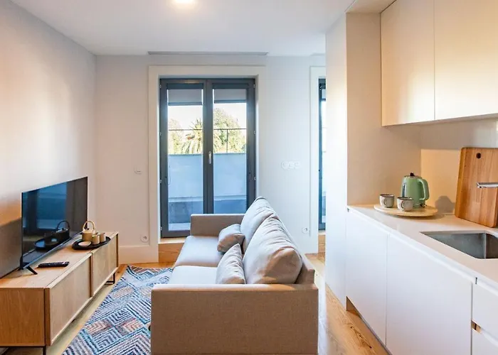 Stylish W/ Ac & Balcony By Lovelystay * Porto