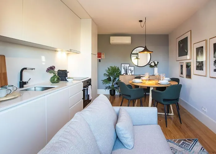 Lejlighed Stylish W/ Ac & Balcony By Lovelystay *