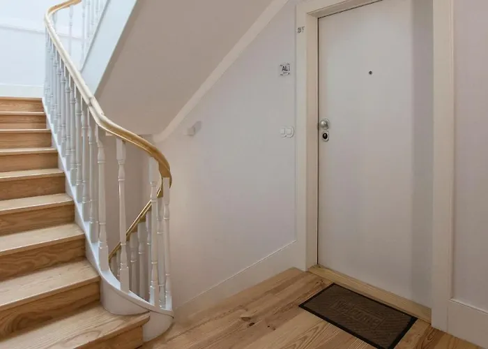 דירה Stylish W/ Ac & Balcony By Lovelystay פורטו