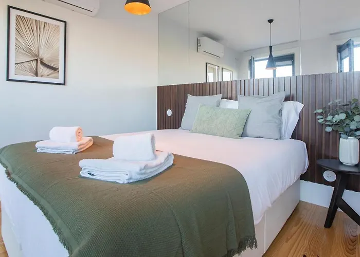 דירה Stylish W/ Ac & Balcony By Lovelystay