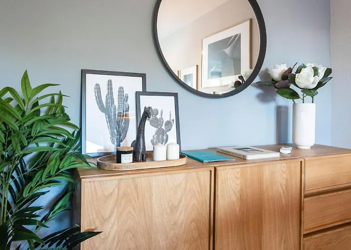 Stylish W/ Ac & Balcony By Lovelystay * פורטו