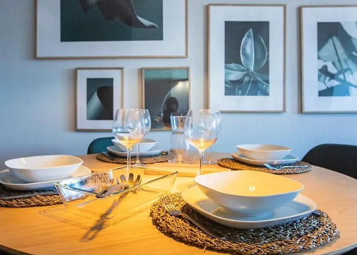 Stylish W/ Ac & Balcony By Lovelystay Apartament