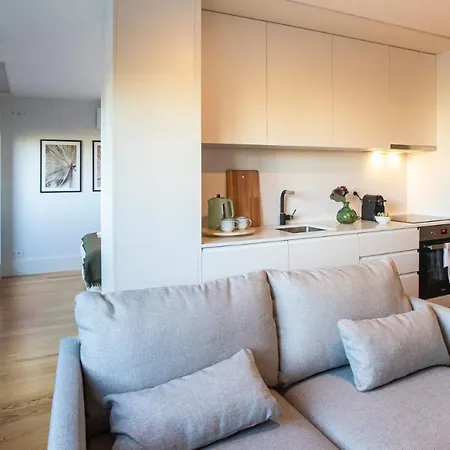Stylish W/ Ac & Balcony By Lovelystay Appartement Porto