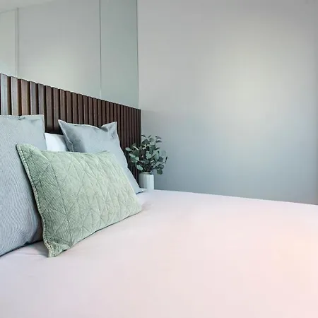 アパート Stylish W/ Ac & Balcony By Lovelystay ポルト